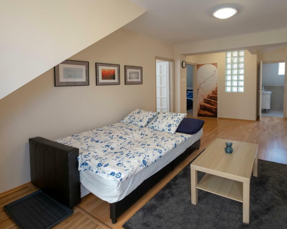 Airport Appartement *